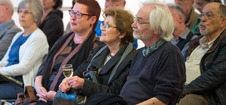 2.v.l.: Martina Weyrauch (Leiterin der Landeszentrale), Barbara Henniger und Klaus Stuttmann. 