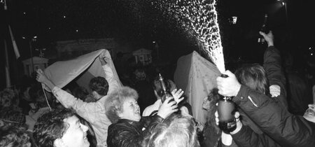 3. Oktober 1990, 0:00 Uhr vor dem Brandenburger Tor. 