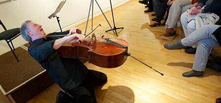 Musikalische Begleitung: Frank Wolff, Violoncello