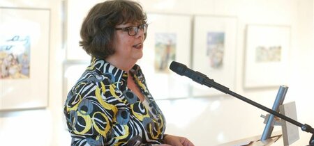 Martina Schellhorn eröffnet die Ausstellung