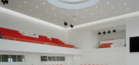 Blick in den Plenarsaal im neuen Landtag