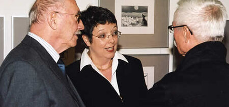 Siegfried Schröder (ehem. Chefredakteur der NBI), Martina Schellhorn (Ausstellun