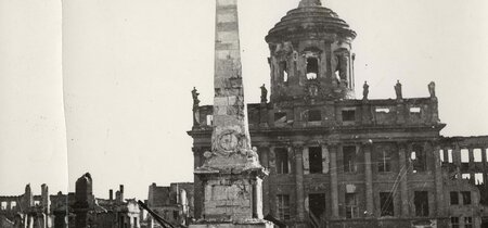 Ansicht des zerstörten Alten Rathauses, 1945