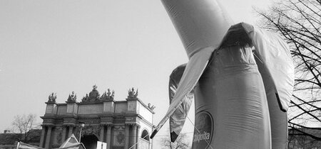 März 1990: Erster „Euromarkt“ auf dem Luisenplatz – die Banane wurde zum Symbol 