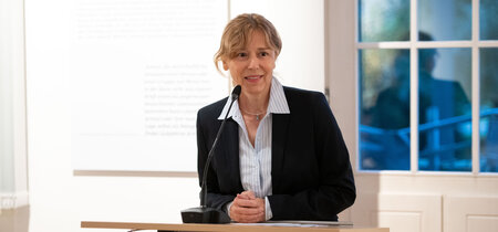 Dr. Jana Steinke, kommissarische Leiterin der Landeszentrale, begrüßt die Gäste