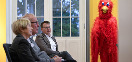 Prominenter Gast war der märkische Adler, der als Ausstellungsstück die Besucher begrüßt.