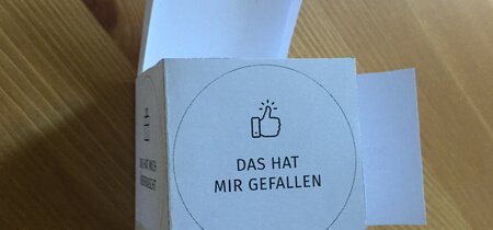 Feedback-Würfel zum Falten aus Papiervorlage