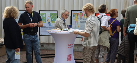 Die Landeszentrale mit einem Infostand auf dem Aktionstag Demokratie in Potsdam