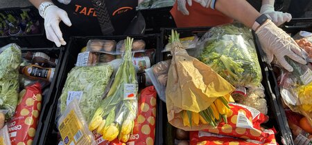 Begehrte Extras – Blumen und Chips, aber auch Honig und Pralinen – zählen zu den seltenen Beigaben