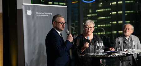 Podium Ausstellungseröffnung "Erziehung durch Arbeit" Podium Ausstellungseröffnung "Erziehung durch Arbeit"