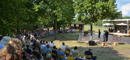 Gut besucht – Zu jeder Opernaufführung in Klein-Leppin kommen etwa 250 Besucherinnen und Besucher. 