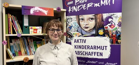 An jedem Mittwochnachmittag mit Rat und Tat zur Stelle – Bildungsbegleiterin Christine Lubs im Potsdamer AWO-Büro.