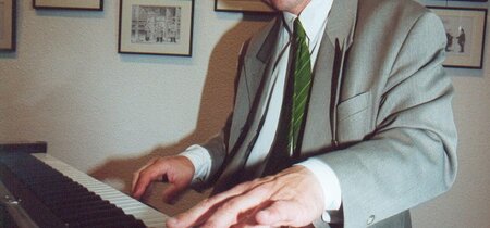 Musikalische Begleitung: Matthias Opitz 