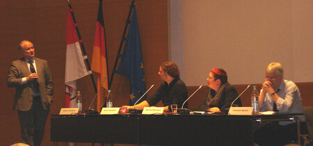 v.l.: Dr. Heiner Flassbeck, Alexis Passadakis, Dr. Martina Weyrauch und Dr. Helm