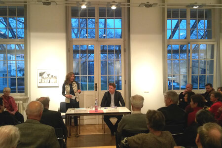 Dr. Jana Wuestenhagen aus der Landeszentrale und Dr. Guido Steinberg, Stiftung W