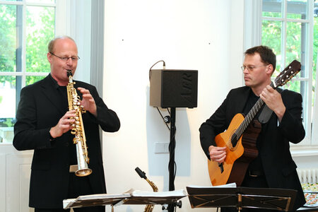 Ralf Benschu (Saxophon) und Karsten Intrau (Gitarre) 