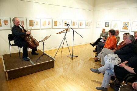 Musikalische Begleitung: Frank Wolff, Violoncello