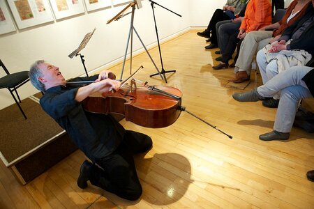 Musikalische Begleitung: Frank Wolff, Violoncello