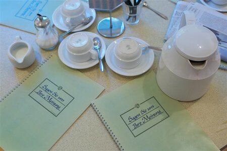 Kaffee, Kekse, Karikaturen - Sagen Sie uns Ihre Meinung!