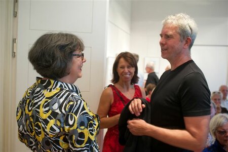 Martina Schellhorn und der Karikaturist Thomas Plaßmann aus Essen