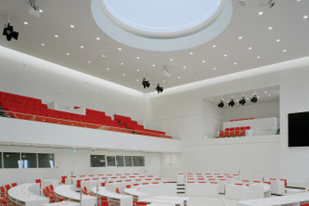 Blick in den Plenarsaal im neuen Landtag