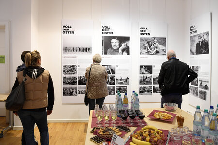 Ausstellungseröffnung "Voll der Osten"