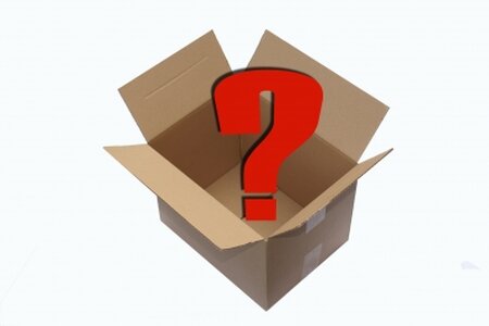 Paket mit Fragezeichen