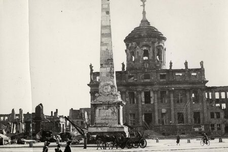 Ansicht des zerstörten Alten Rathauses, 1945