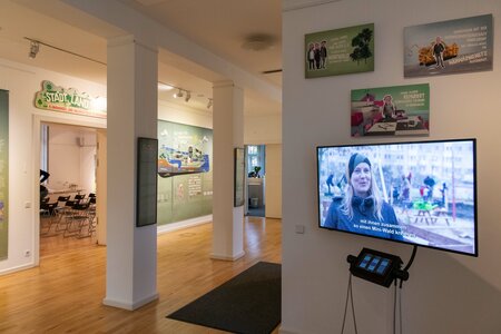 Die Medienstation in der Ausstellung Klimawandel und Nachhaltigkeit in Brandenburg