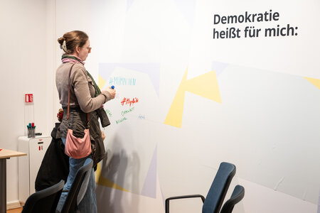 Einblicke in die Ausstellung "Mitmachen. Demokratie in Brandenburg"