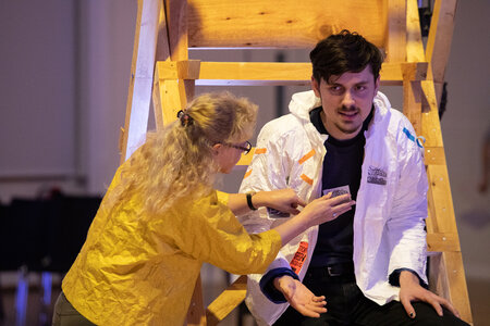Dazwischen die Mauer. Theaterprojekt des Vereins Vorortung 2019
