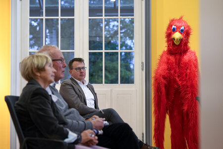 Prominenter Gast war der märkische Adler, der als Ausstellungsstück die Besucher begrüßt.