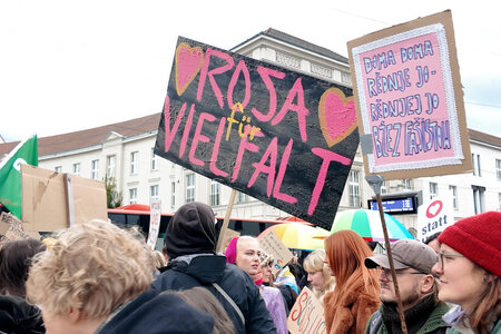 Demo für mehr Vielfalt – IFest für die Vielfalt – Zum CSD 2025 waren viele Gäste aus Berlin, Leipzig und Dresden angereist