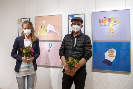 Die großformatigen Illustrationen haben Jennifer Tix und Klaus Günther von der Agentur Großstadtzoo entworfen.