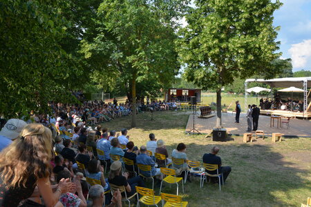 Gut besucht – Zu jeder Opernaufführung in Klein-Leppin kommen etwa 250 Besucherinnen und Besucher. 