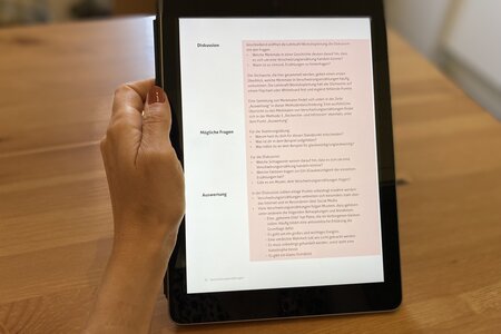 Umgang mit Verschwörungserzählungen 