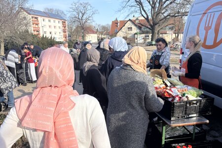 Wöchentliche Anlaufstelle für alle – Menschen unterschiedlicher Kulturen nutzen regelmäßig das Angebot der Tafel 