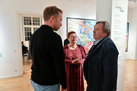 Dr. Sebastian Stude, Dr. Martina Weihrauch (BLBP) und Prof. Dr. Heinz Kleger im Gespräch