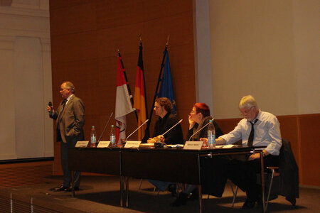 v.l.: Dr. Heiner Flassbeck, Alexis Passadakis, Dr. Martina Weyrauch und Dr. Helm