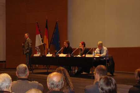 v.l.: Dr. Heiner Flassbeck, Alexis Passadakis, Dr. Martina Weyrauch und Dr. Helm