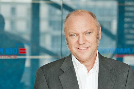 Dr. Ulrich Schneide