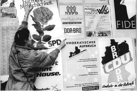 Wahlplakate zur Volkskammerwahl 1990