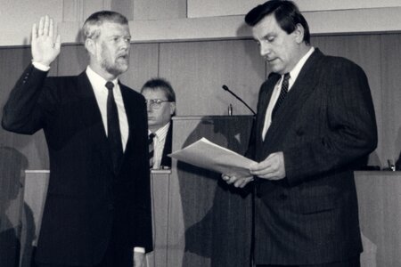 Hinrich Enderlein bei der Vereidigung zum Minister