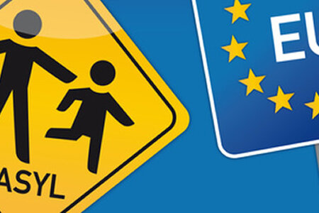Schilder "Asyl" und "EU"