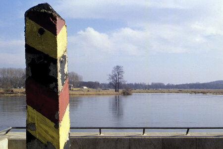 Blick über die Oder in Richtung Polen. Foto: LISUM Blick über die Oder in Richtung Polen