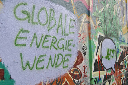 Foto: junge-gruene.at | flickr.com http://www.flickr.com/photos/junge-gruene/6329092841/lightbox/ Grafiti: Globale Energiewende