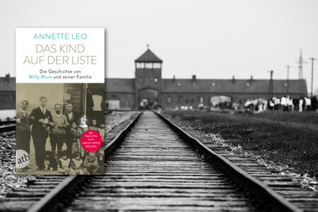 Vordergrund: Buchcover, Aufbau Verlag. Hintergrund: KZ Auschwitz Birkenau. Foto: Jared Polin | flickr | CC BY-NC-SA 2.0
Buchcover