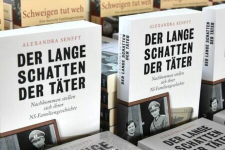 Bild: alexandra-senfft.de Buchcover "Der lange Schatten der Täter"