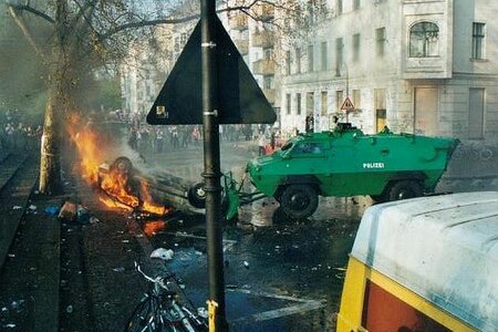Ausschreitungen am 1. Mai in Berlin (2001)
