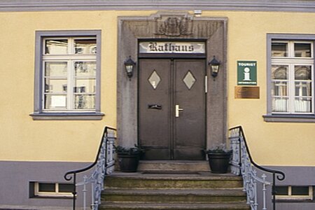 Eingang zum Rathaus Peitz. Foto: LISUM
